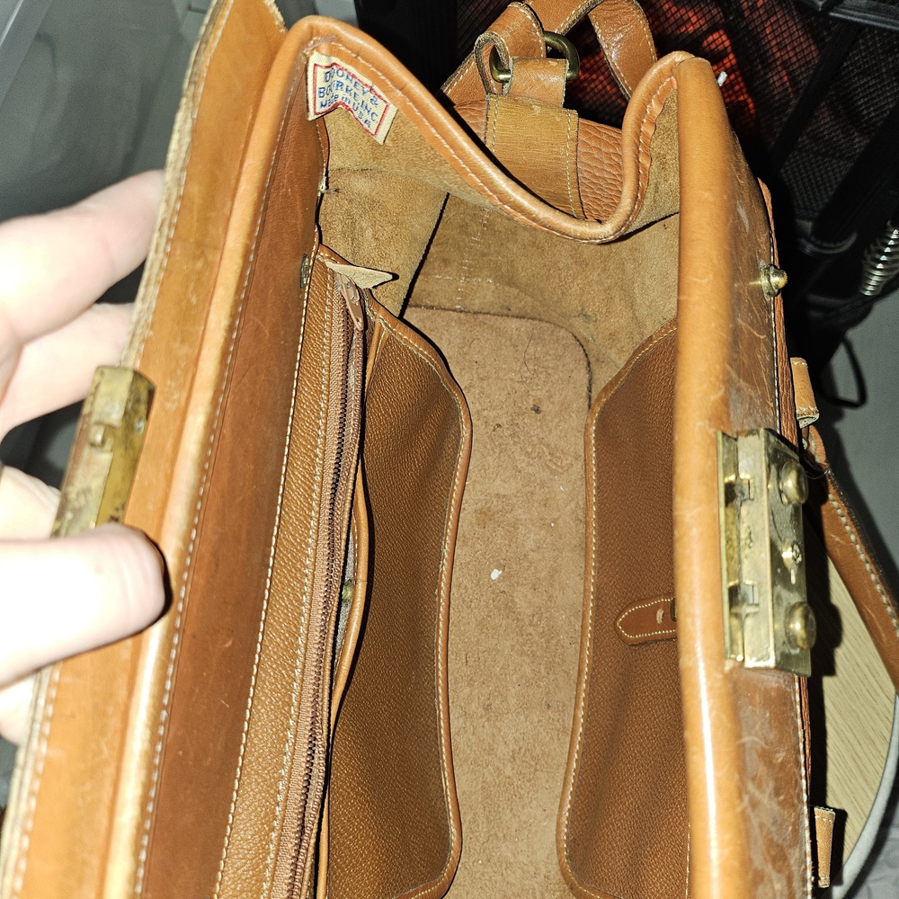 🦆Vintage Dooney & Bourke Doctor Bag Satchel British Tan Crossbody🦆 - Picture 8 of 11
